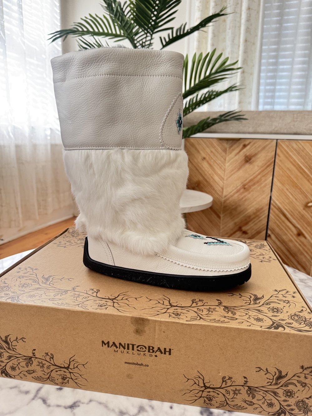 Manitobah White Fur Leather Winter Mukluk Boot